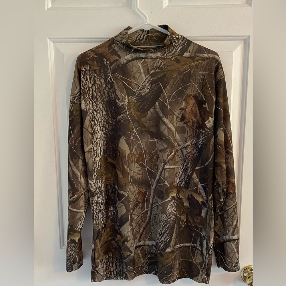 Outfitters Ridge men’s medium 100% polyester, real tree camo long sleeve shirt